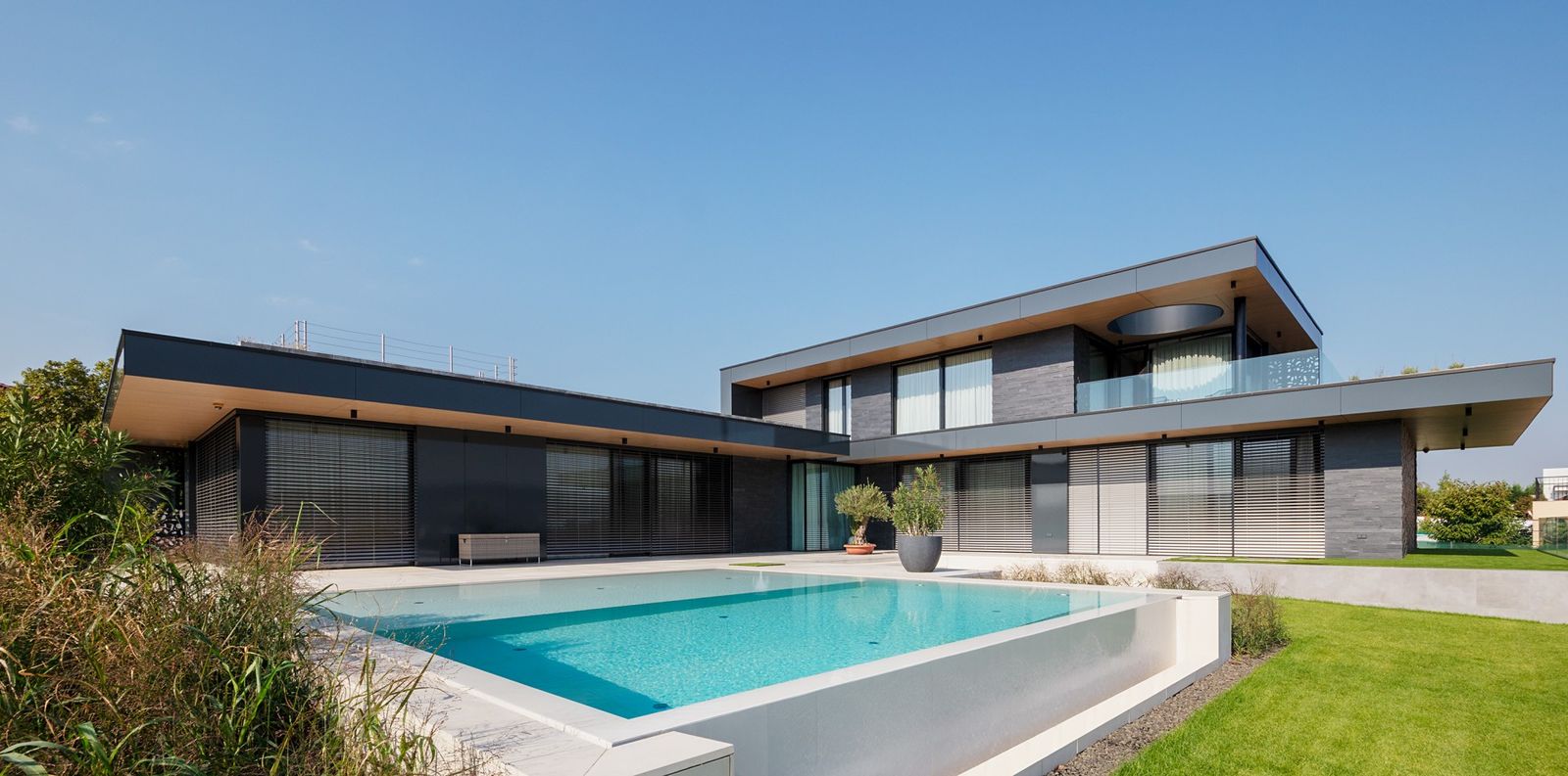 Internorm Internorm feketében Törökbálint