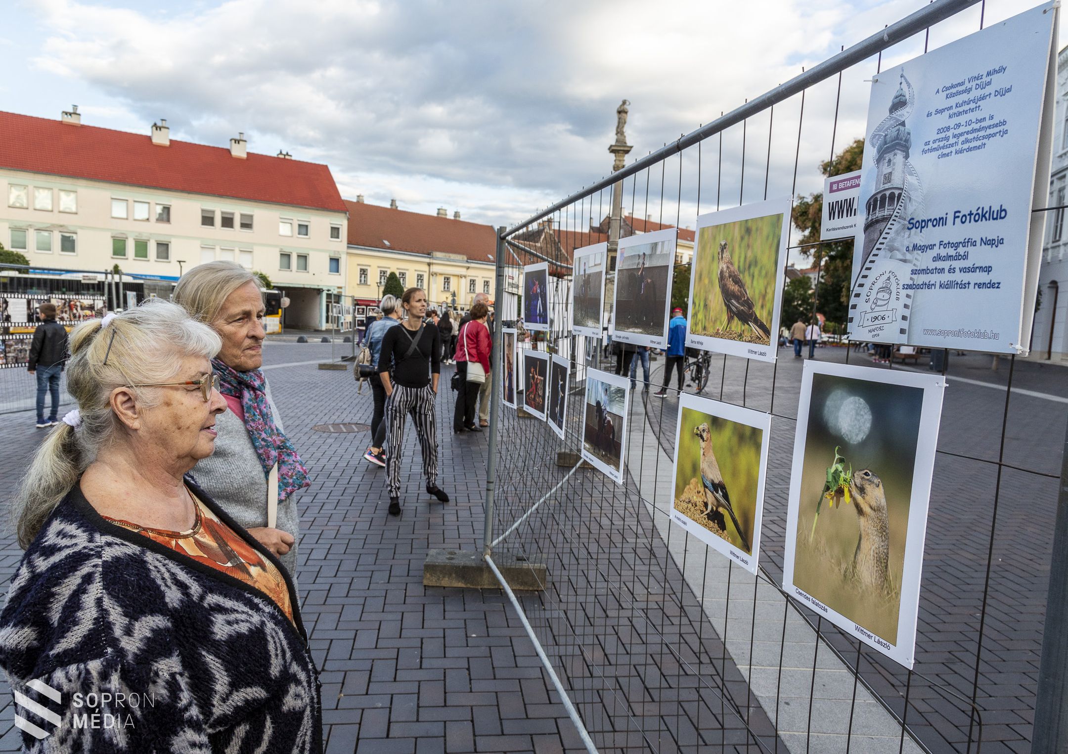 Szabadtéri fotókiállítás a Várkerületen