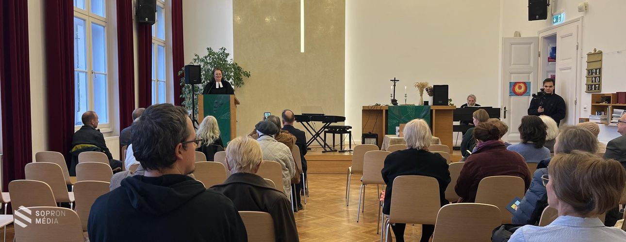 "Mennyeknek kapuja" A Soproni Evangélikus temető síremlékeinek adattára