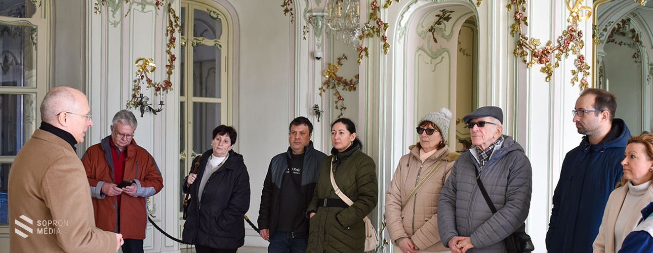 Idegenvezetők világnapja: kínaizáló falfestmények Eszterházán