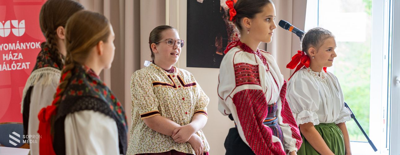 Közösségi szőttes konferencia a hagyományőrzés jegyében