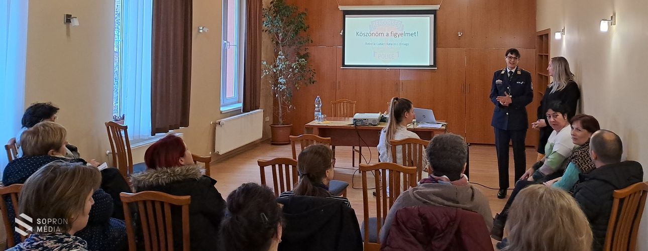 Az emberkereskedelem áldozatira hívták fel a figyelmet a rendőrség munkatársai