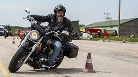 Biztonságosan közlekedni motoron – vezetéstechnikai képzést tartottak Sopronban