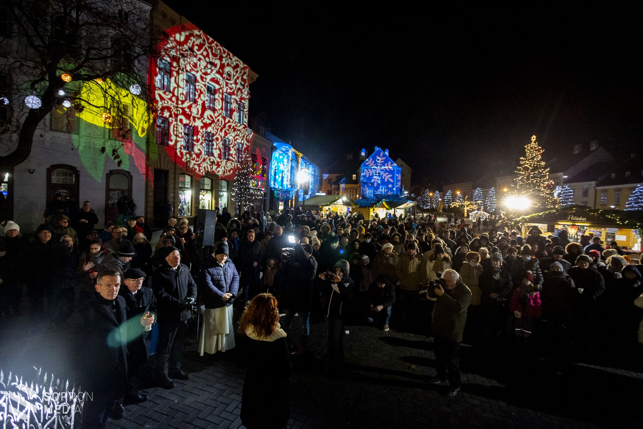Meggyújtották a negyedik gyertyát Sopron adventi koszorúján