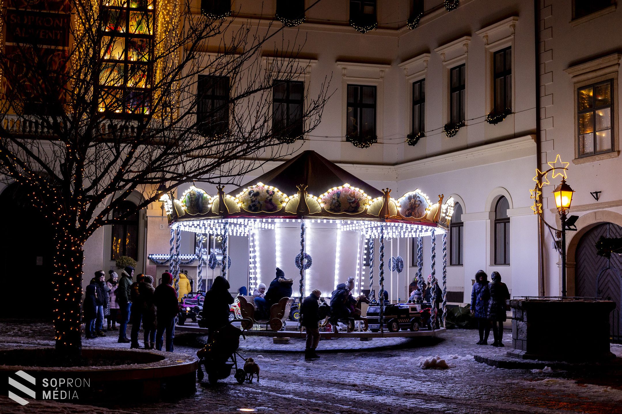 A szeretet lángja – meggyújtották advent negyedik gyertyáját