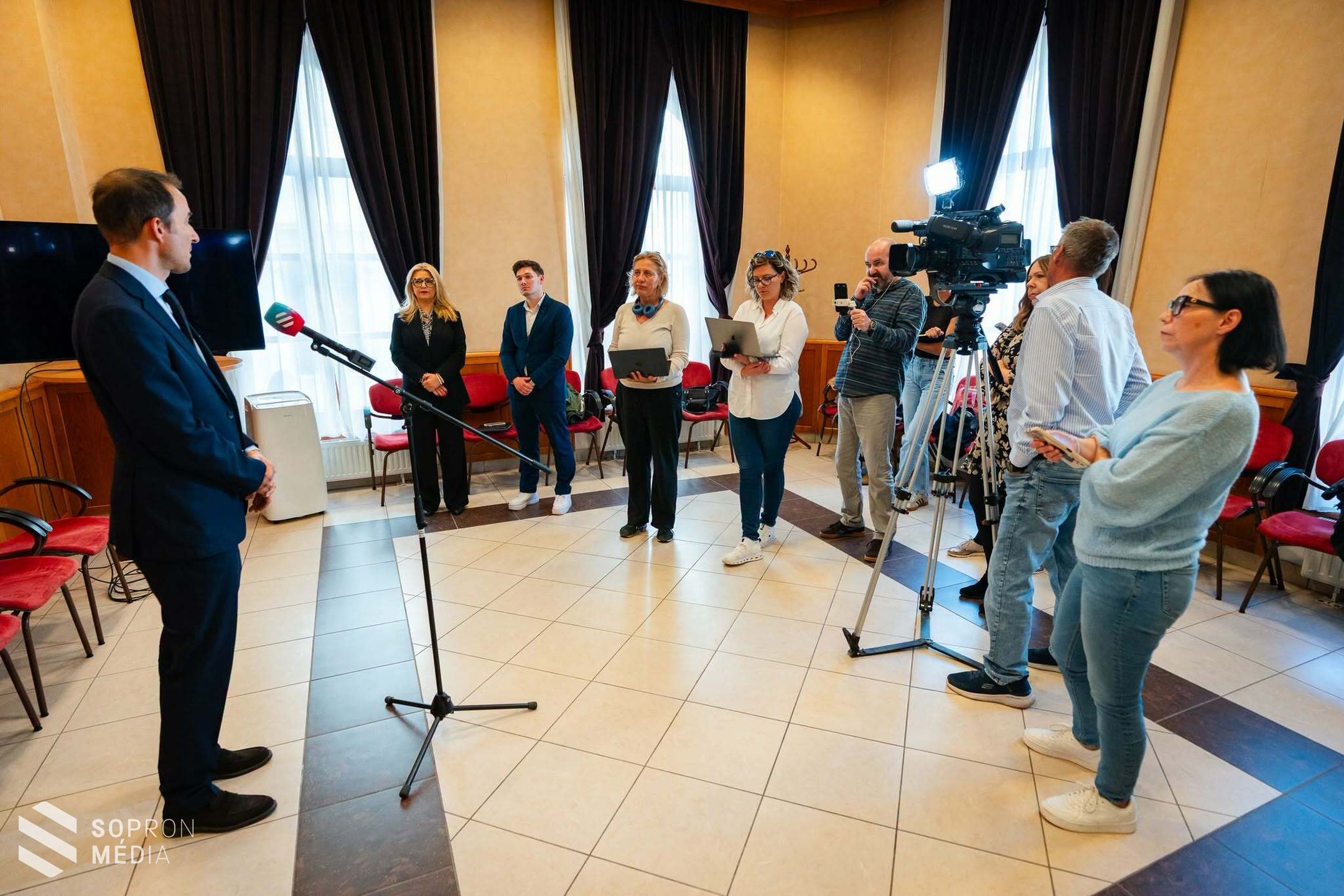 Lakossági tájékoztatót tartottak a Fertő tavi beruházásról