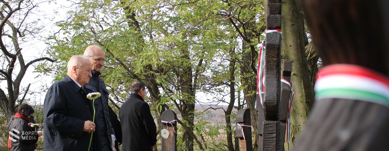 Mártírjainkra emlékeztek a sopronkőhidai 301-es parcellában