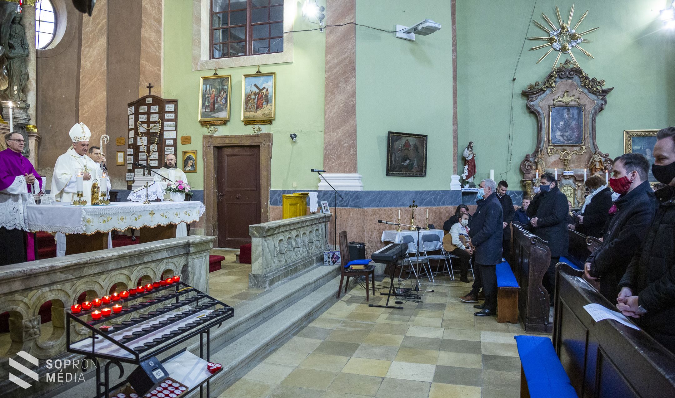 Átadták az új  Plébániát Kópházán