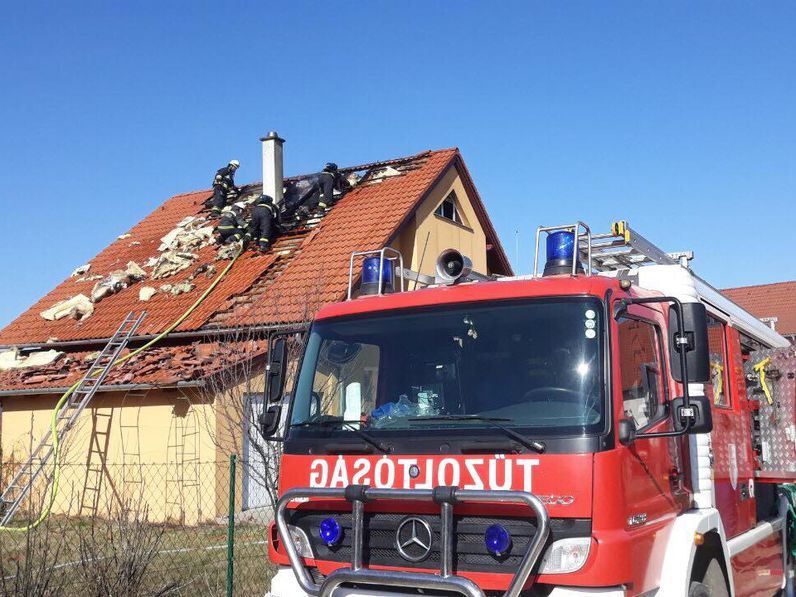Kigyulladt egy családi ház Sopronban