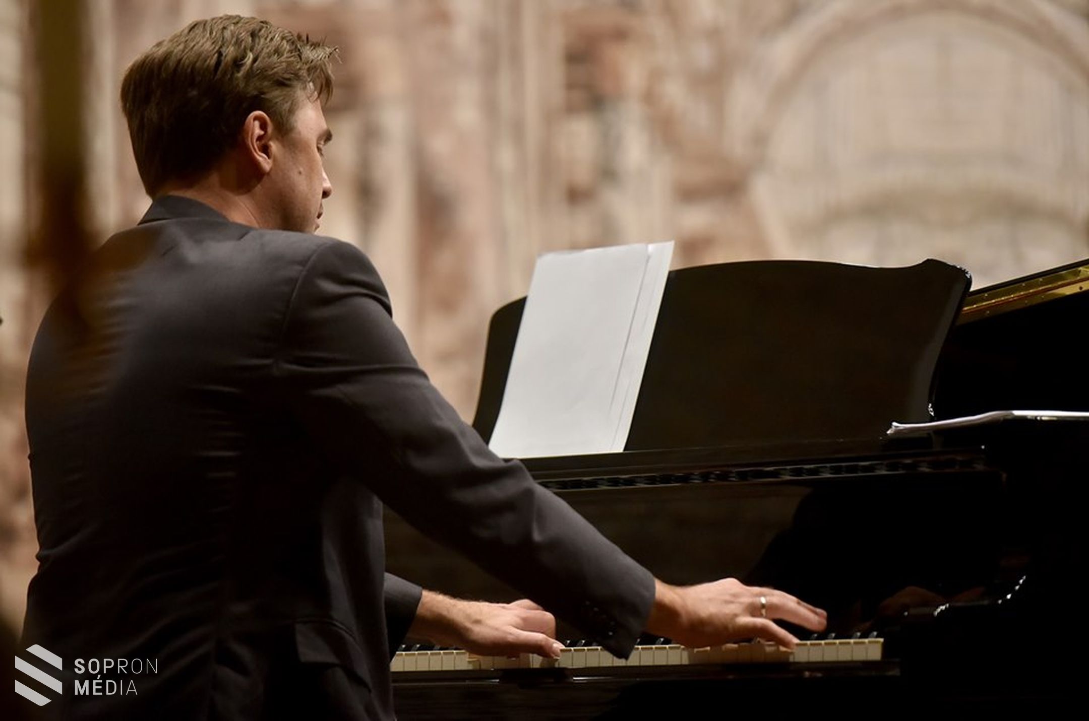 Zenetörténeti kalandozás jazz köntösben Eszterházán