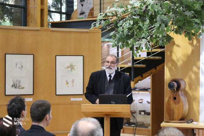 Prof. Dr. Faragó Sándor rektor köszöntötte a vendégeket