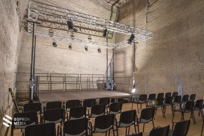 Fertőrákosi Kőfejtő és Barlangszínház