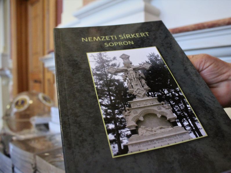 Könyvbemutató: Nemzeti Sírkert - Sopron