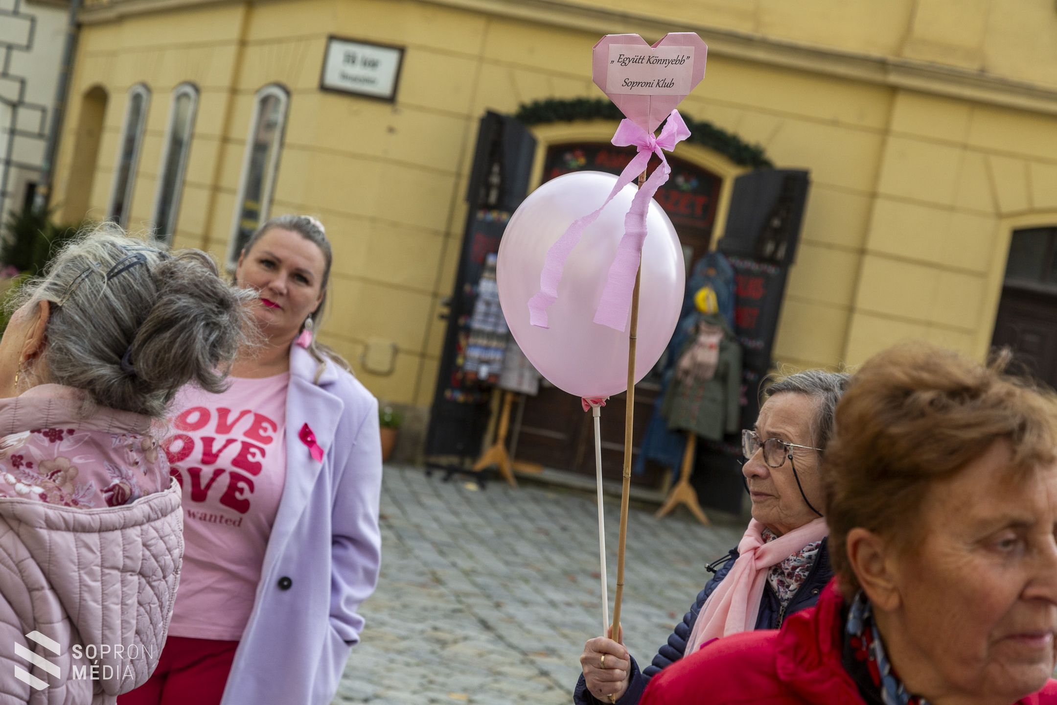 Pink Séta a mellrák elleni küzdelem jegyében