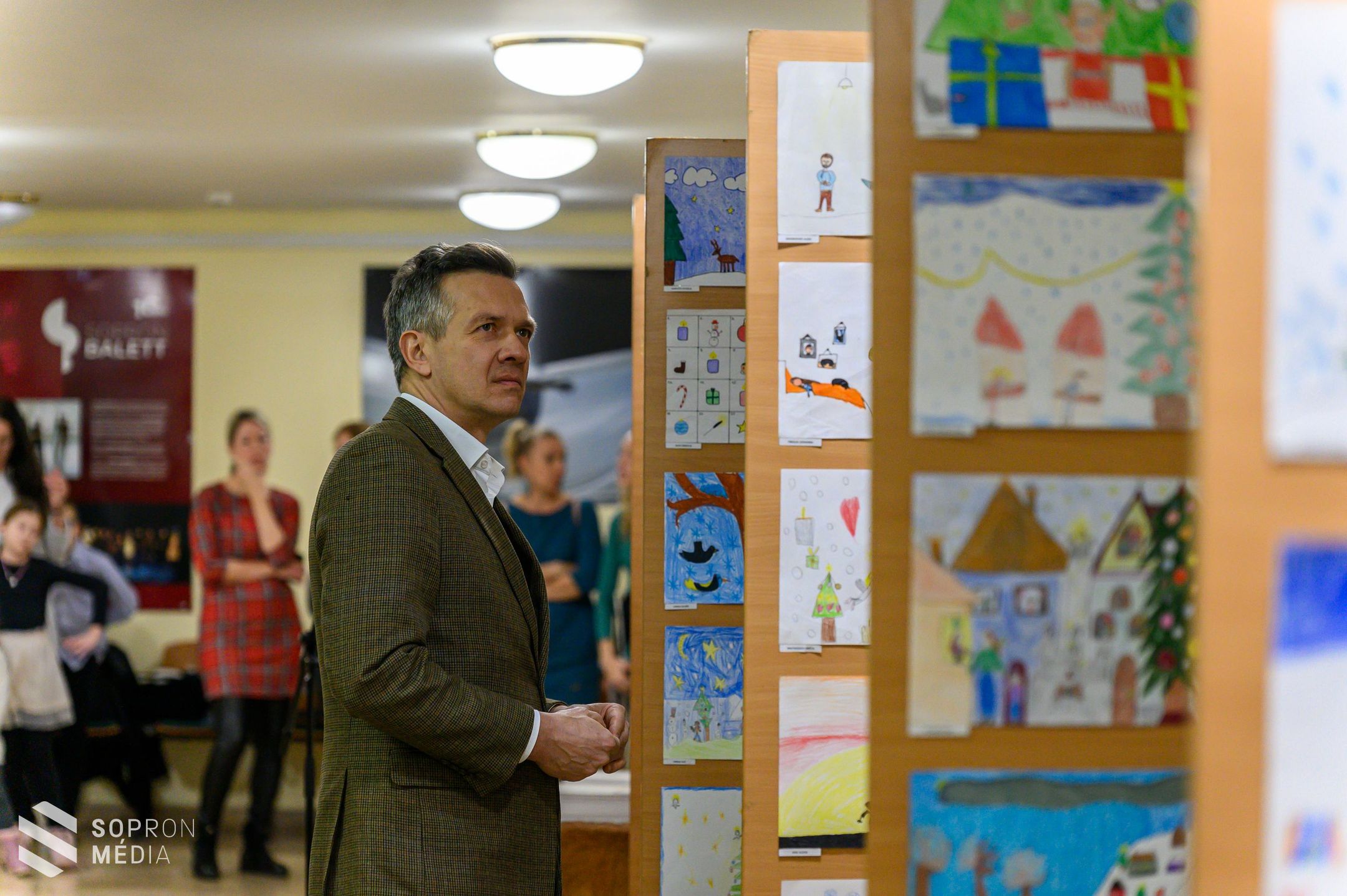 Ünnepélyes megnyitót rendeztek az adventi rajzpályázatnak