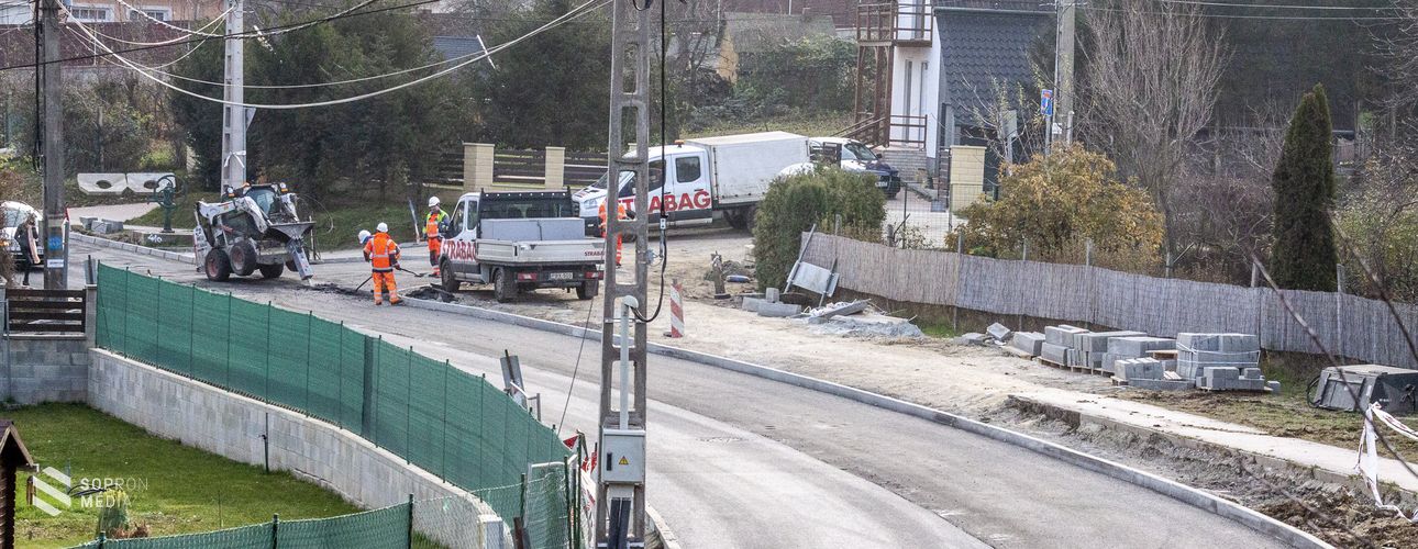 Újabb szakasza újul meg a Virágvölgyi útnak