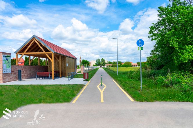 Kerékpáros pihenőhely - Fertőd