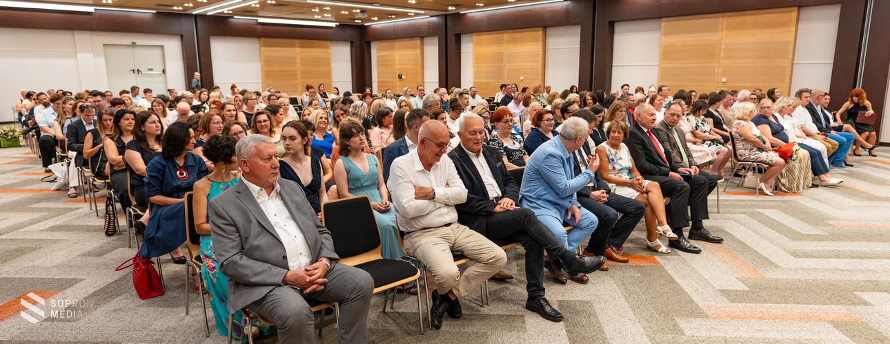 Az egészségügyben dolgozókat köszöntötték a Semmelweis-napi ünnepségen