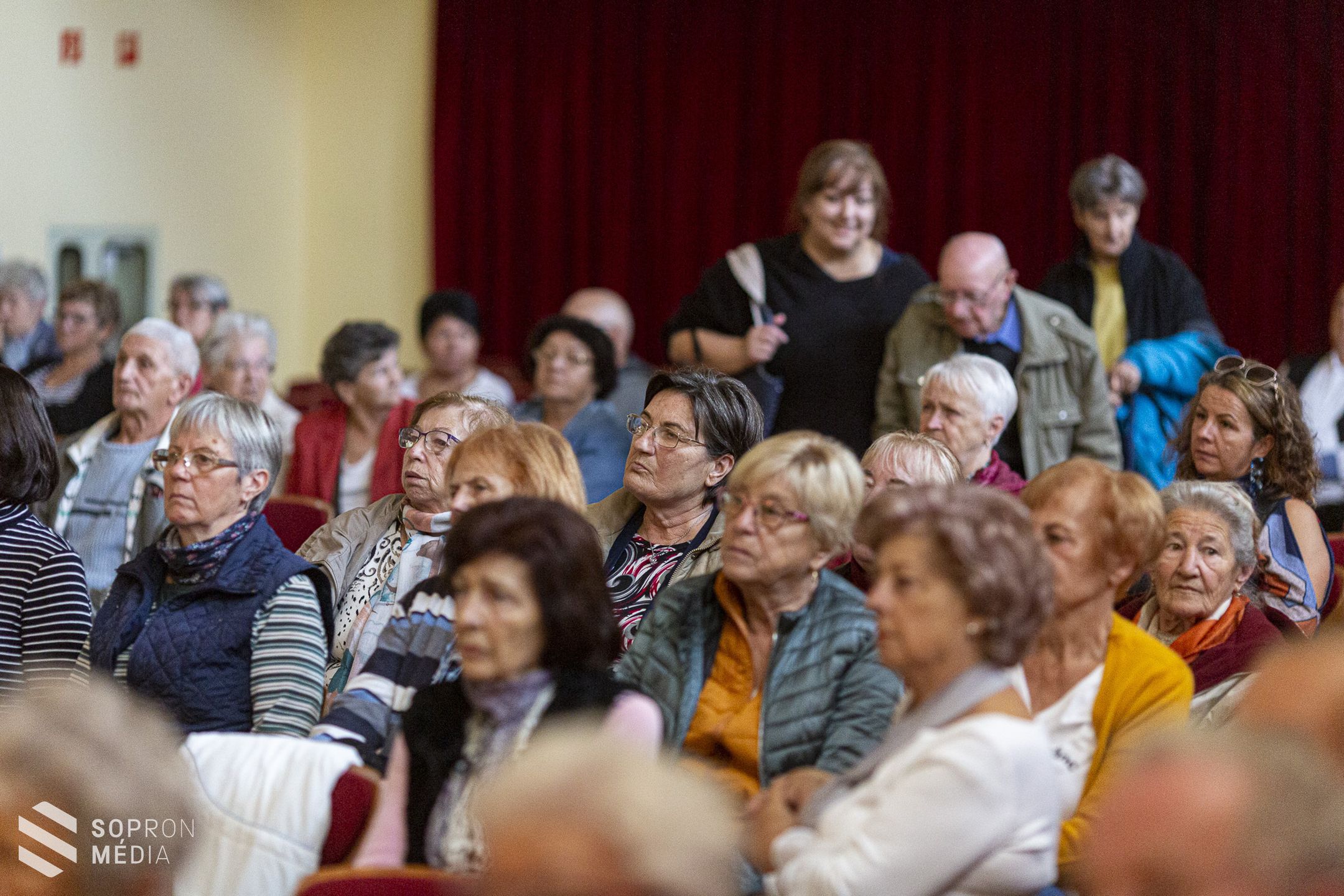Derűvel és vidámsággal folytatódott az idősek világnapjáról való megemlékezés