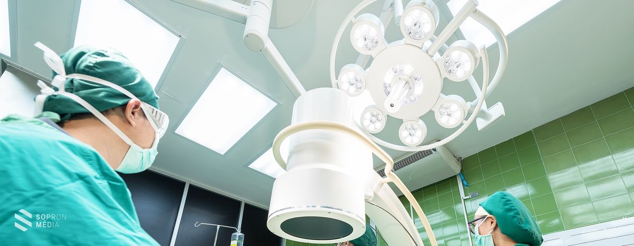 Emmi: A kórházaknak el kell végezniük a sürgősségi beavatkozásokat