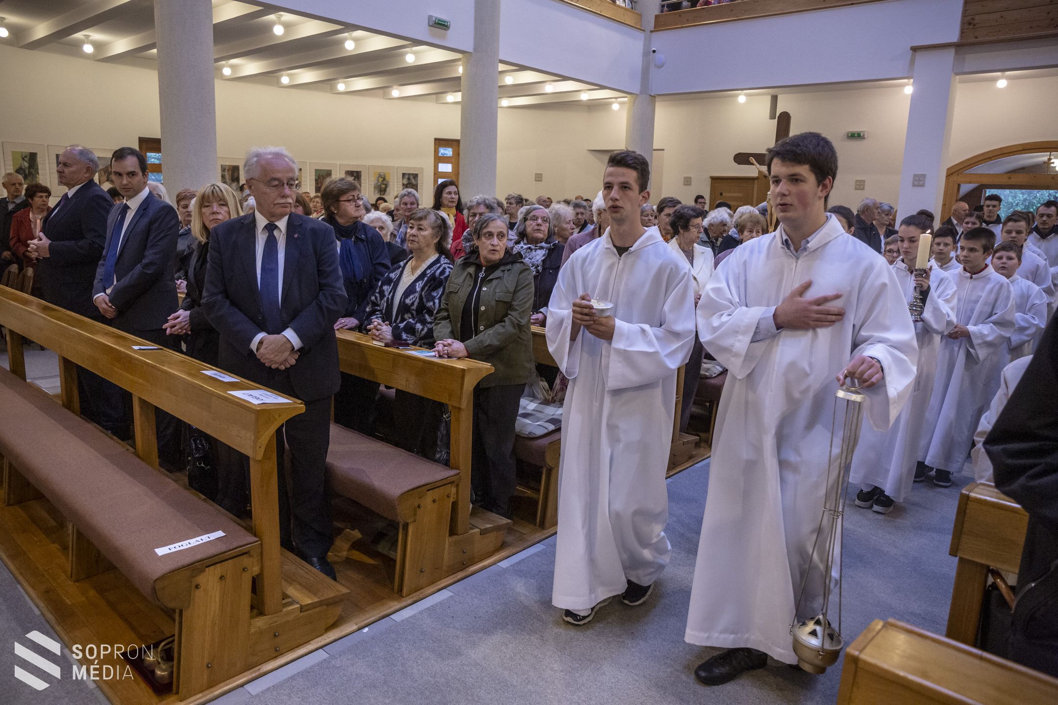 Fogadták a Missziós keresztet a Szent Imre templomban