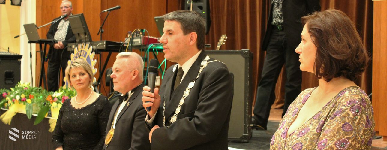 Rotary jótékonysági bált tartottak a Lisztben