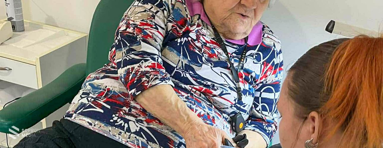 Segíteni jó - különleges program a Handlerben