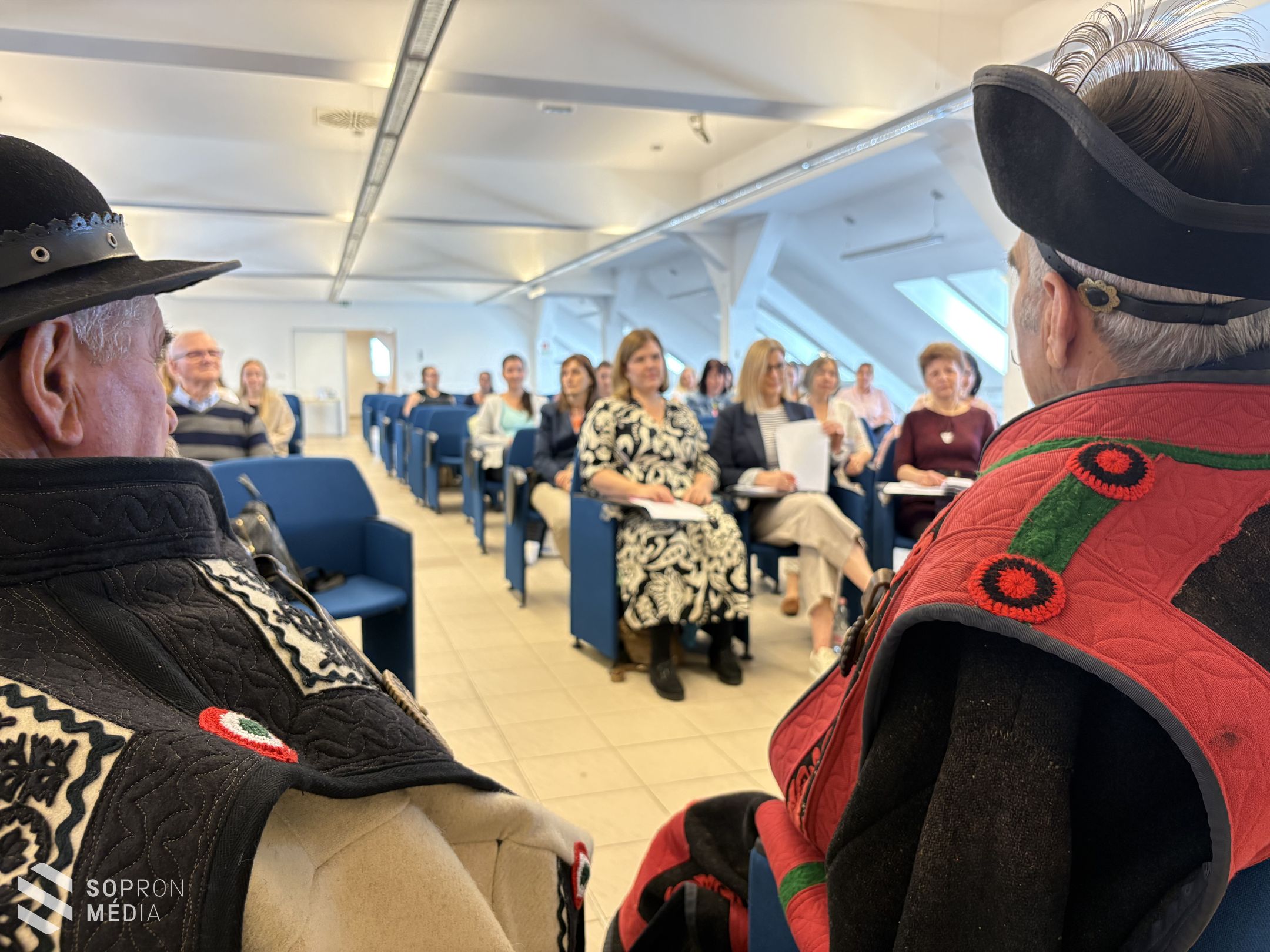 Pásztorénekekkel telt meg a Benedek-kar