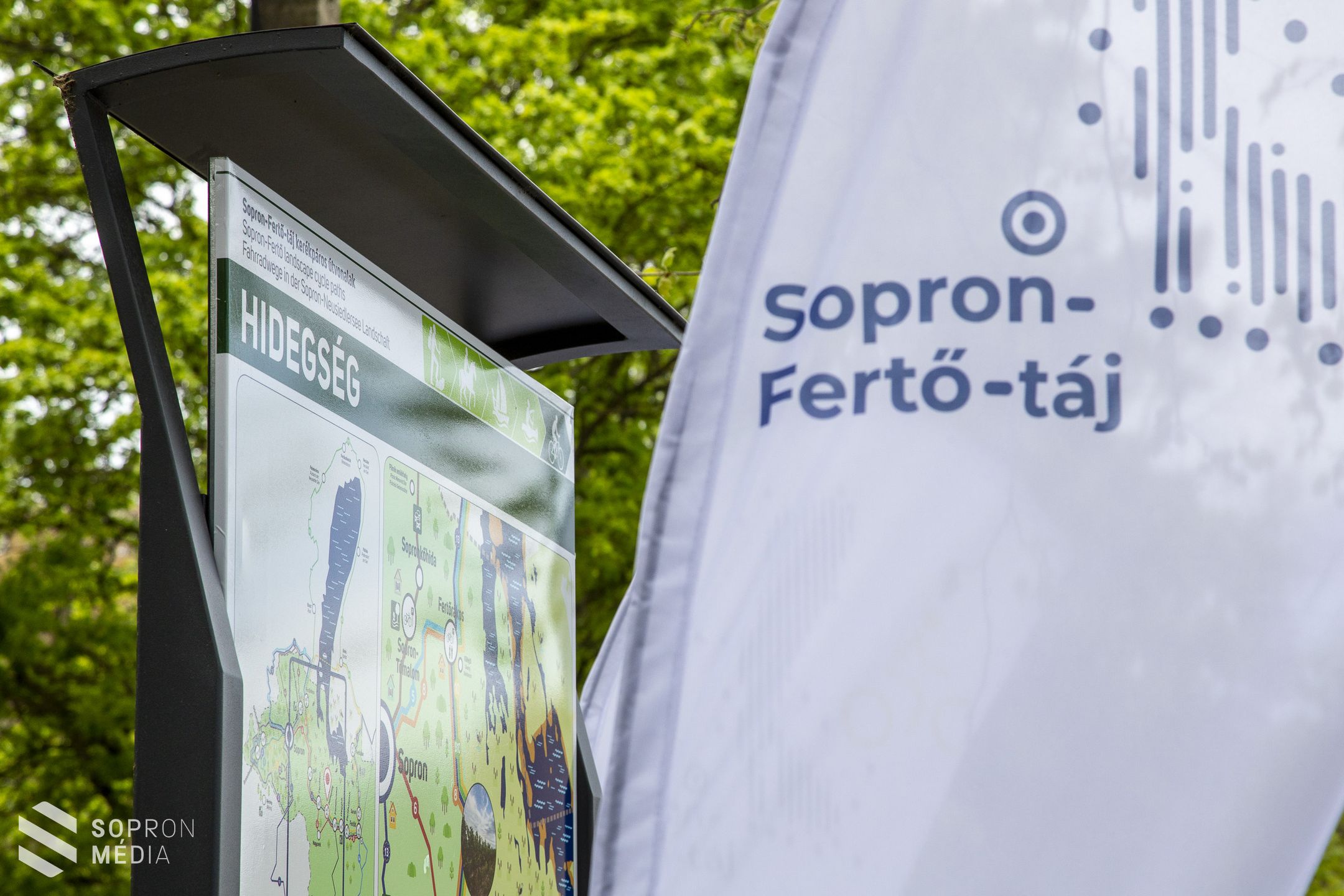 Tizenhét új kerékpáros pihenőhely várja a bicikliseket a Sopron-Fertő térségben