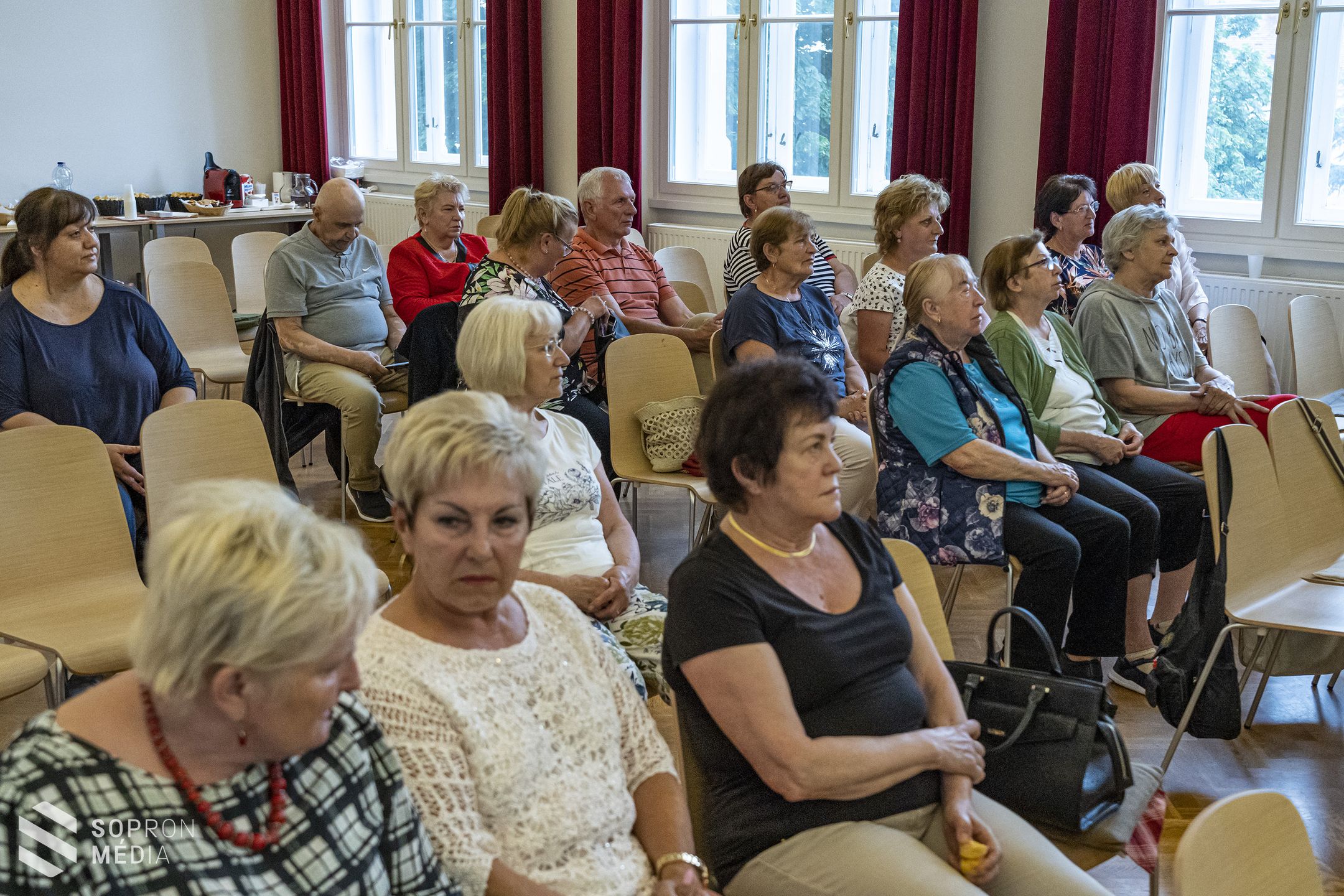 Élénk érdeklődés kísérte a Soproni Alzheimer Café előadását