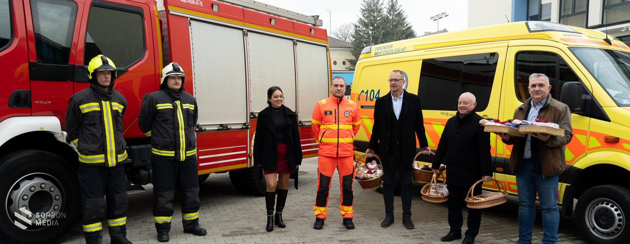 Bejglivel lepték meg a mentőket s a tűzoltókat!