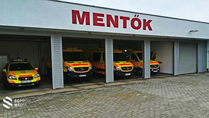 A mentőállomás külsejét újrafestették