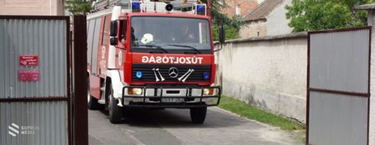 Felborult egy autó, karambol a Bánfalvi úton