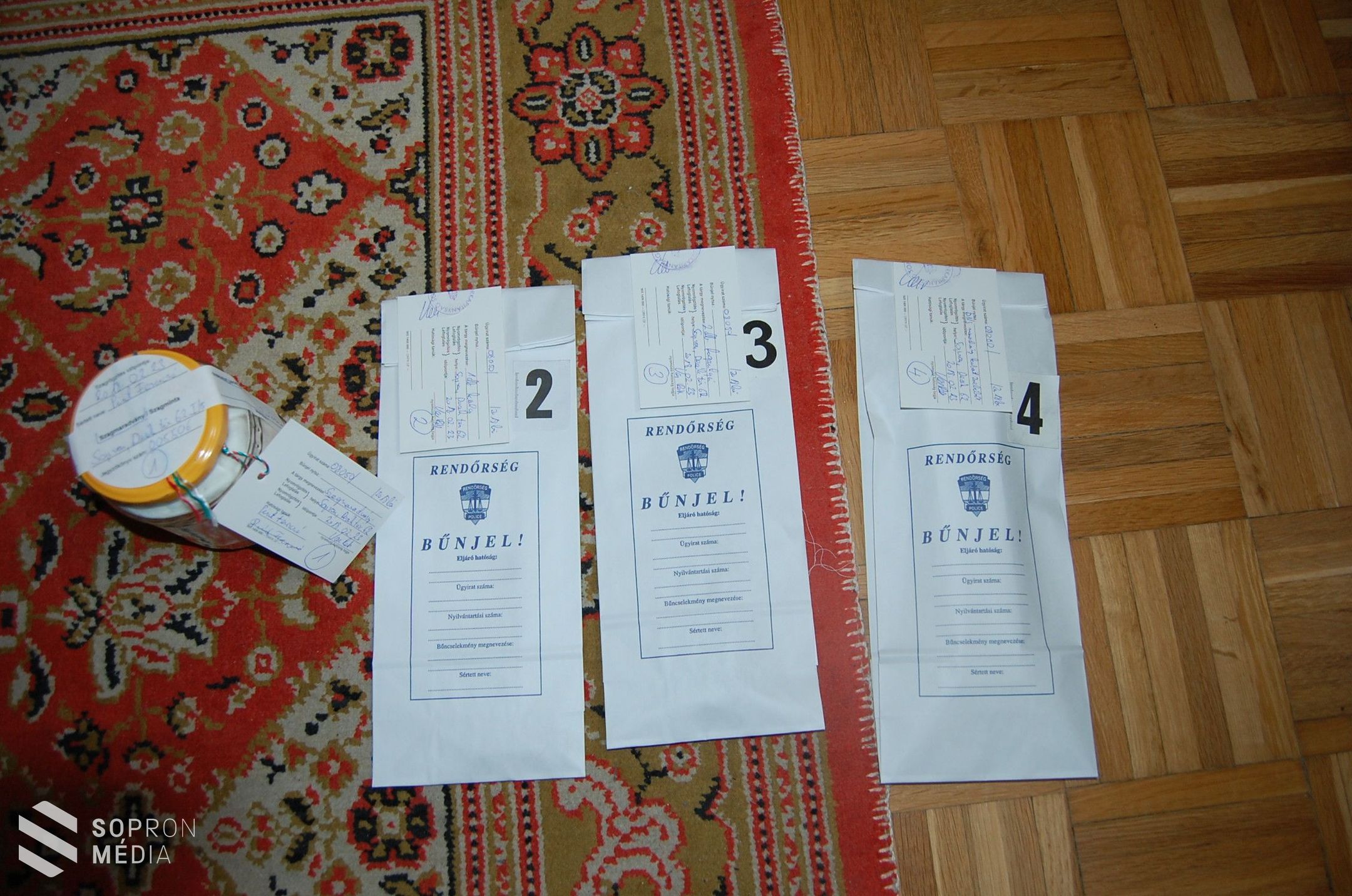 Idős embereket kifosztó bandára csaptak le a soproni rendőrök