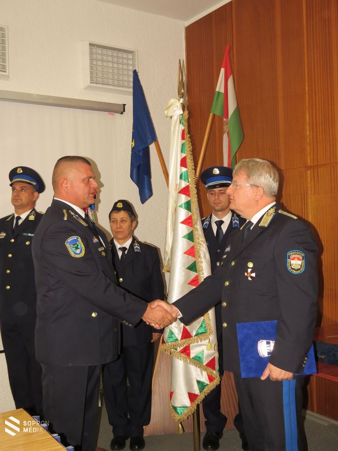 Dr. Forrai Zsolt rendőr ezredes és Dr. Halmosi Zsolt rendőr vezérőrnagy