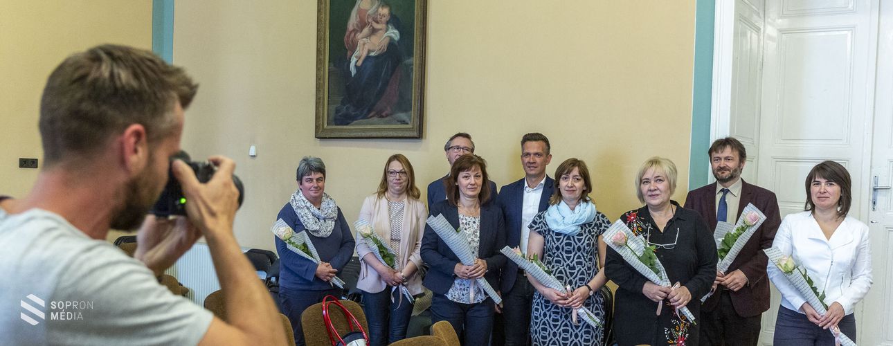 A Szent Orsolya iskola nevelőit is köszöntötték pedagógusnap alkalmából
