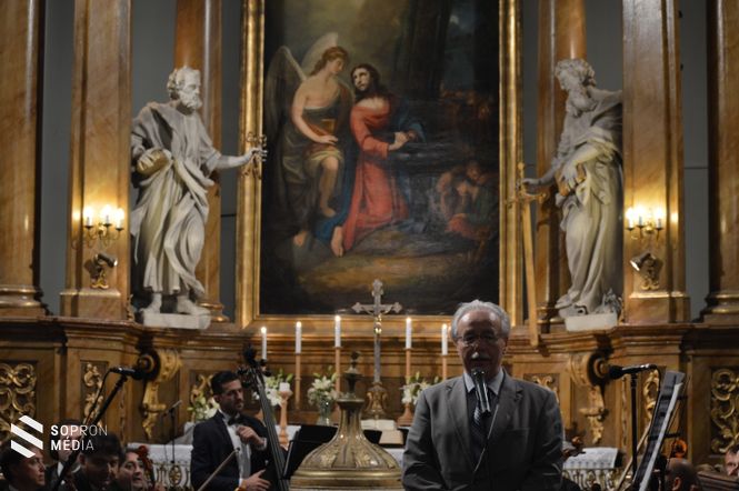 Köszöntő és nyitógondolatok az Evangélikus templomban a koncert előtt