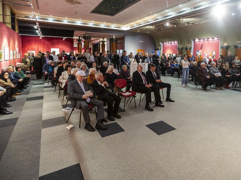 Megnyílt az adventi tárlat – Megjelent a Soproni Füzetek 2023