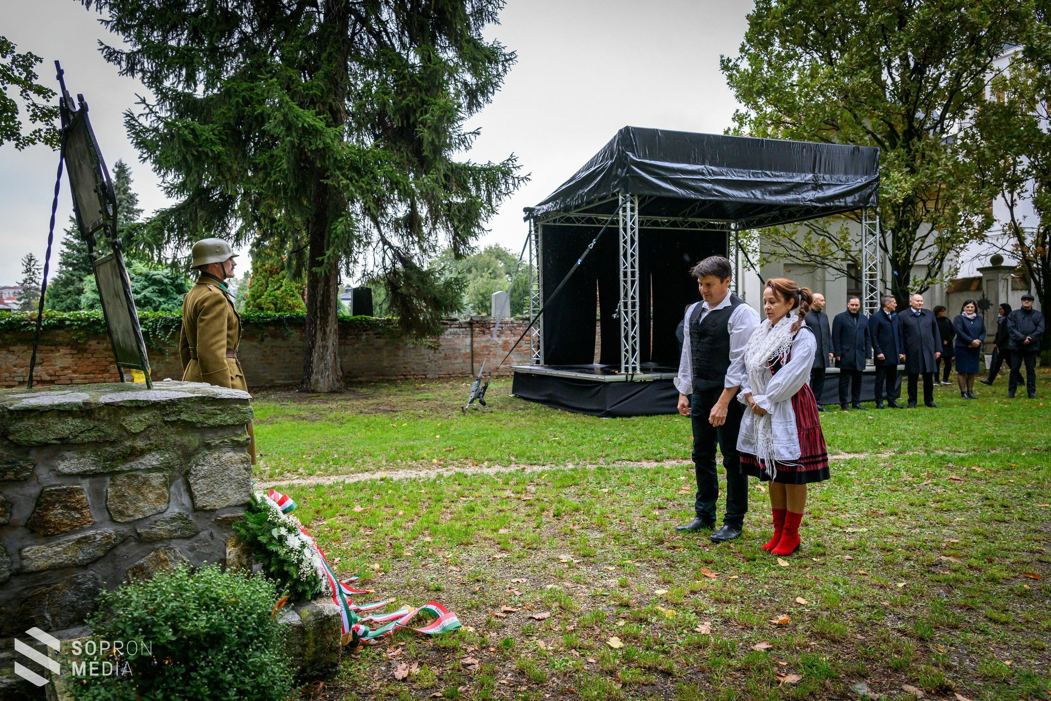 Az aradi vértanúk emléke előtt tisztelegtek Sopronban is