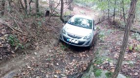 Elakadt autójával a Soproni-parkerdőben