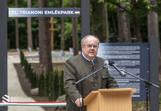 Zambó Péter, az erdőkért és földügyekért felelős államtitkár 