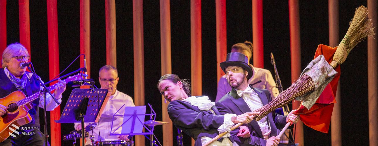 Tücsöklakodalom - zenés mesedarab Sopronban