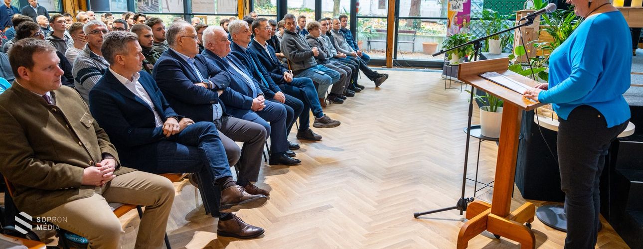 Tíz éve a fa jövőjéért: jubileumi bázisiskolai verseny a Soproni Egyetemen