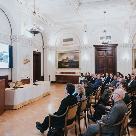 Esterházy kötetbemutató a Magyar Tudományos Akadémián
