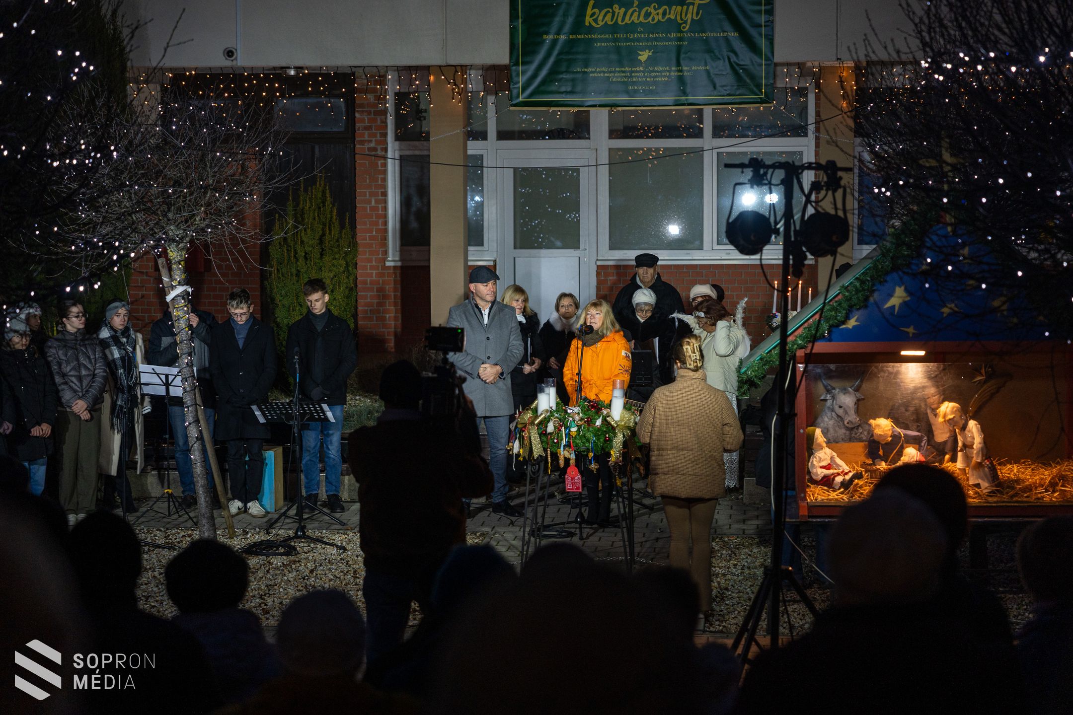 Adventi gyertyagyújtás a Jereván lakótelepen