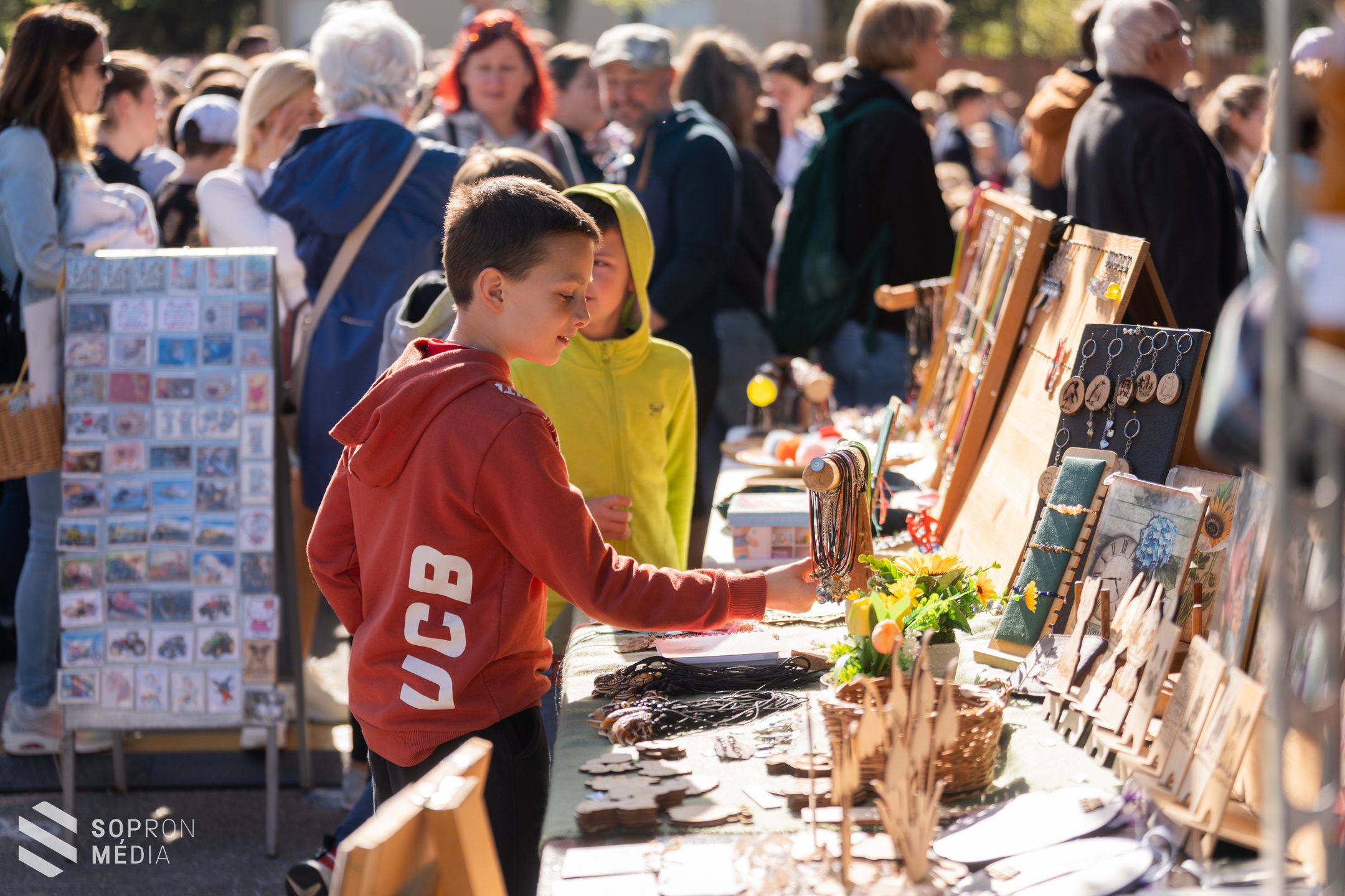 Szent György-napi forgatag a Hunyadiban
