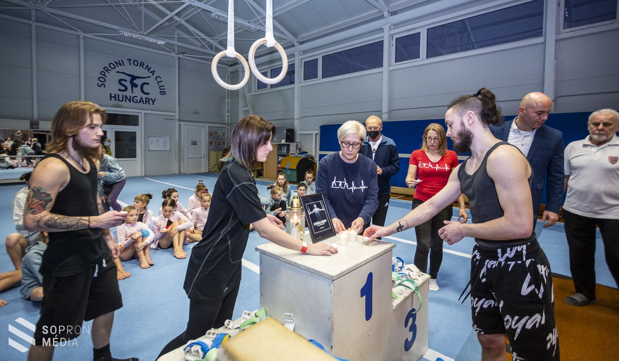 Gyertyagyújtással emlékeztek Csollány Szilveszterre