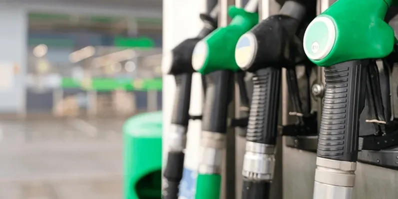 A magyar kormány védett árat vezet be a benzinre és a gázolajra