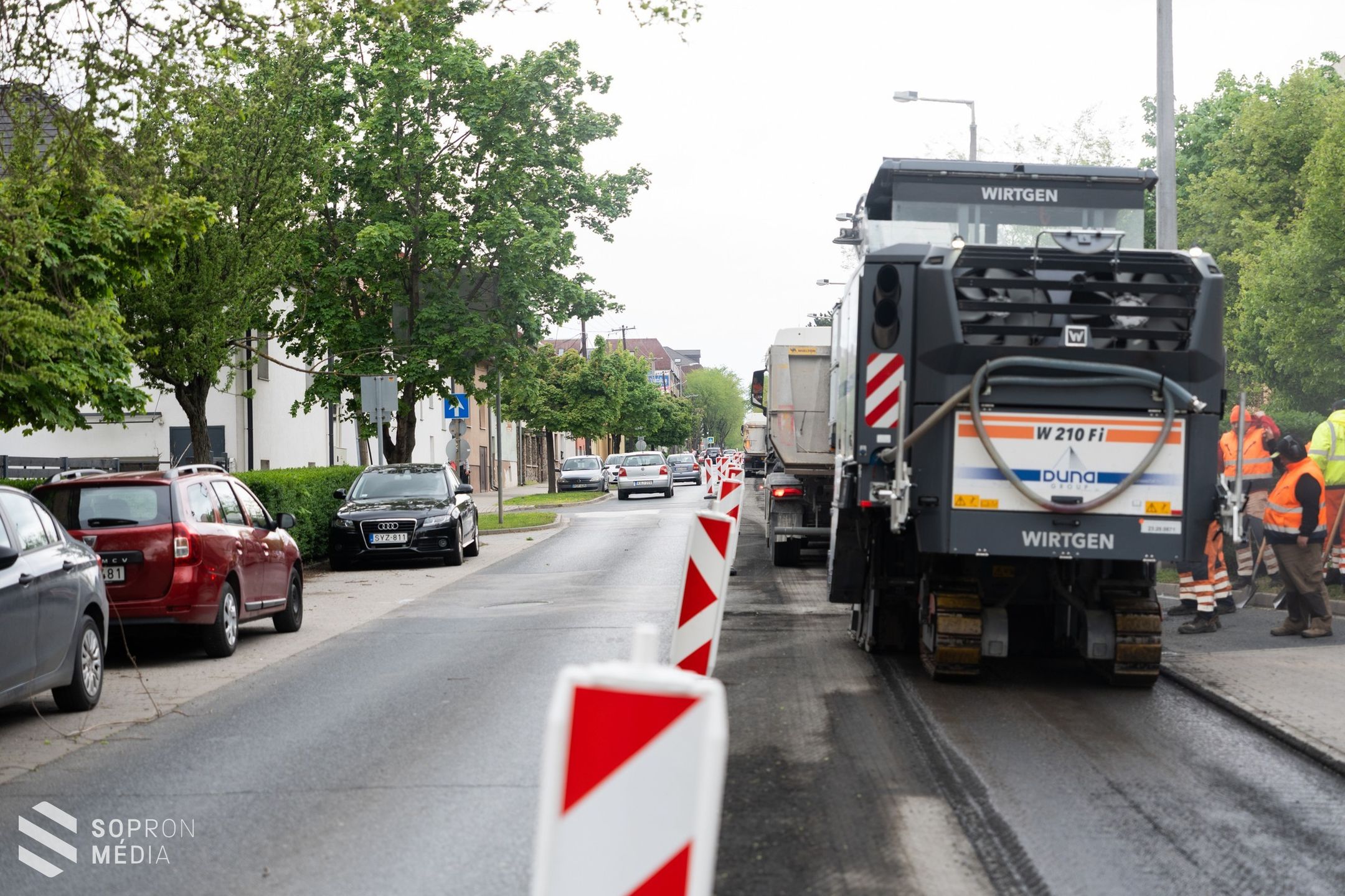 Nagy erőkkel kezdték meg a Csengery utca felújítását