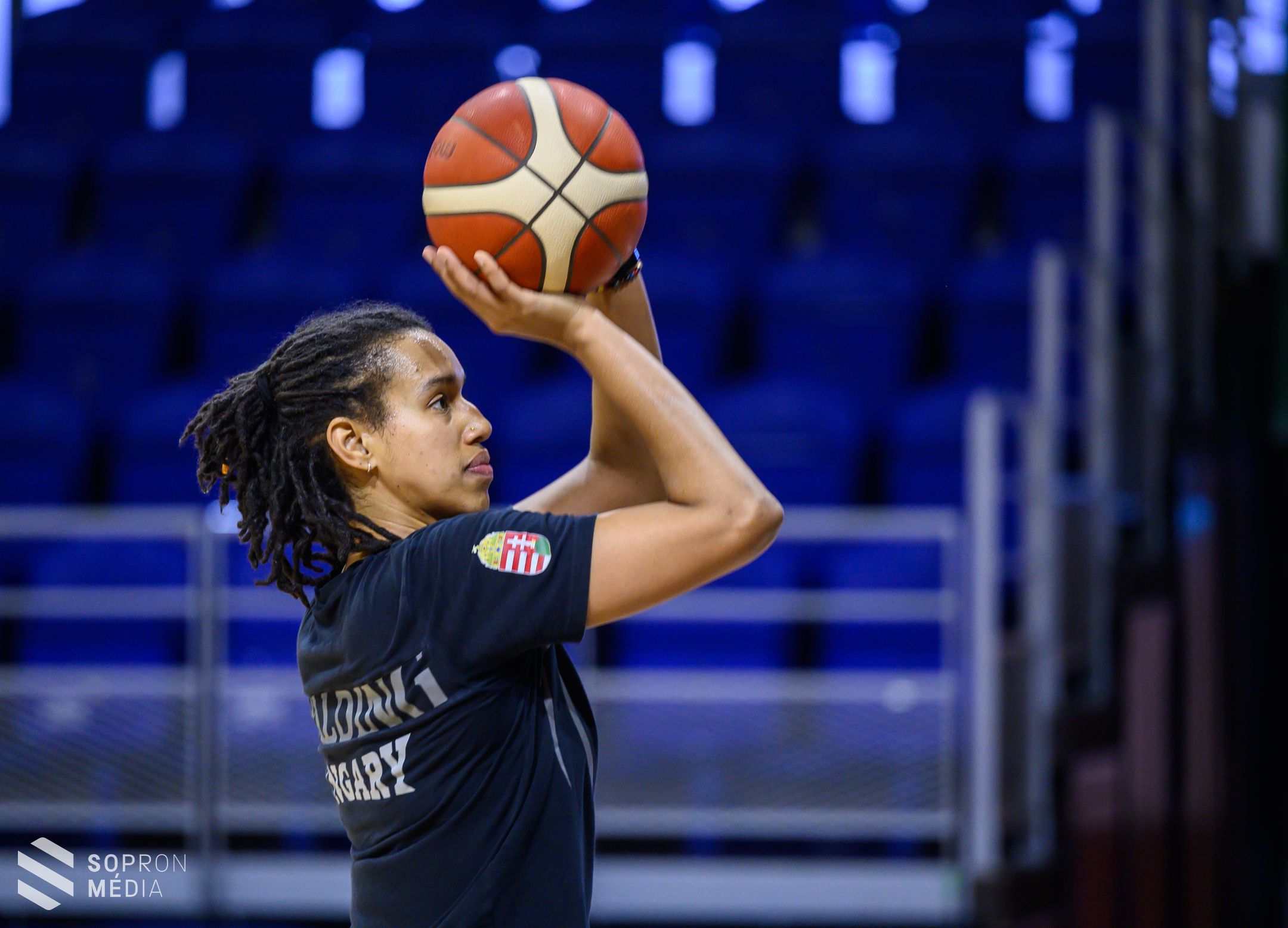 Megkezdte a felkészülést a soproni olimpiai selejtezőre a magyar női kosárlabda-válogatott